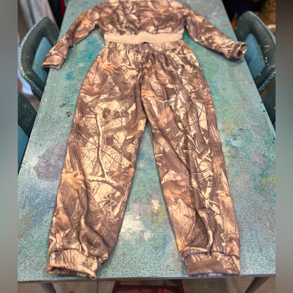 Cropped Camo Set - Picture 8 of 13
